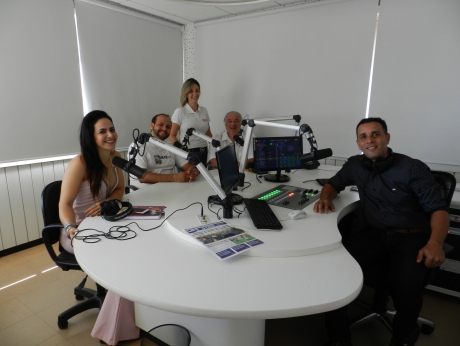 Rádio Total FM 106,1 é opção de programação variada em Sertãozinho e região